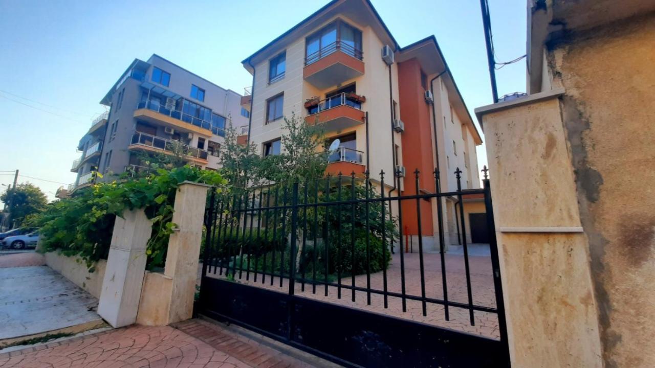 На Море В Сарафово Burgas Exteriör bild
